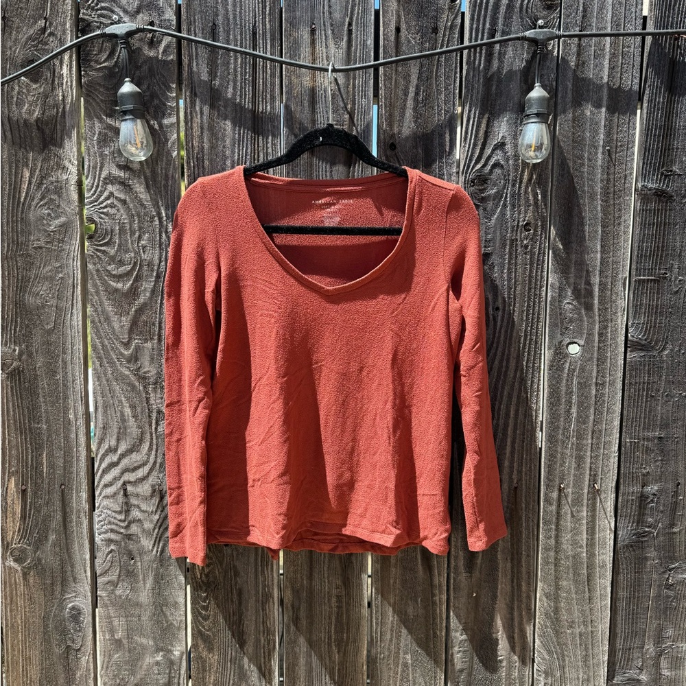 CLEARANCE- 3/$15 American Eagle Soft and Sexy V Neck Rust Brown Plush top sz XS